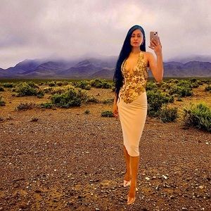 Stunning Flower Top & Pencil Skirt Set, size S